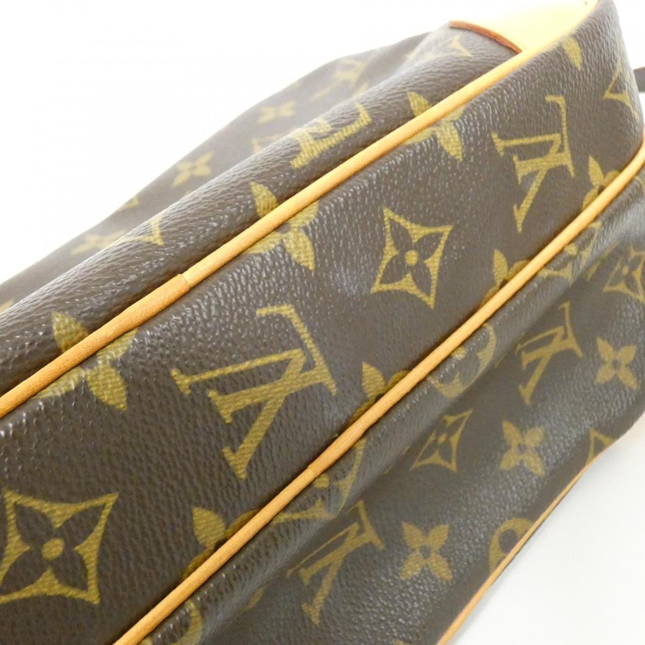 ルイヴィトン モノグラム ナイル M45244 ショルダーバッグ