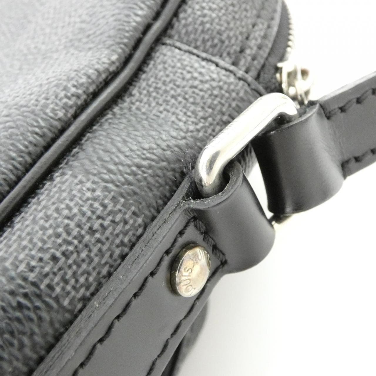 LOUIS VUITTON Damier 石墨 Rem N41446 单肩包