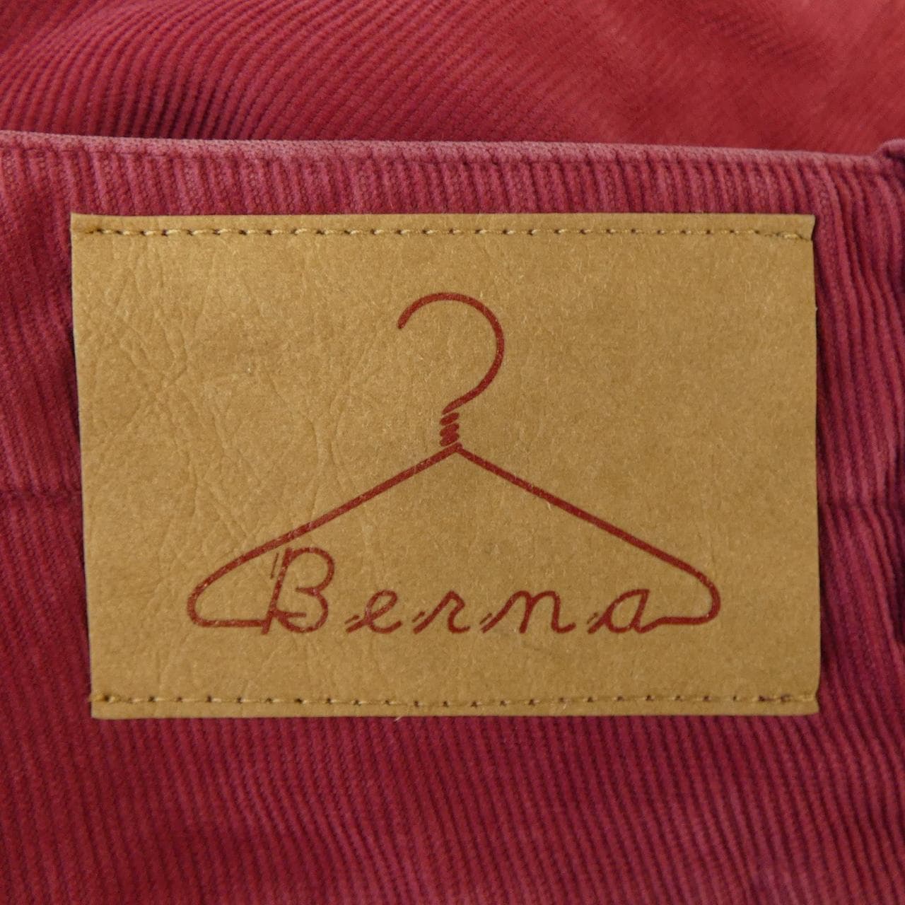 BERNA パンツ