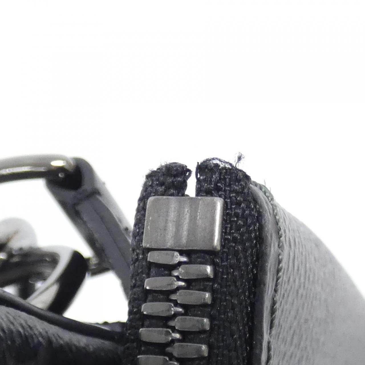 ルイヴィトン モノグラム エクリプス リバース トリオ メッセンジャー M69443 ショルダーバッグ