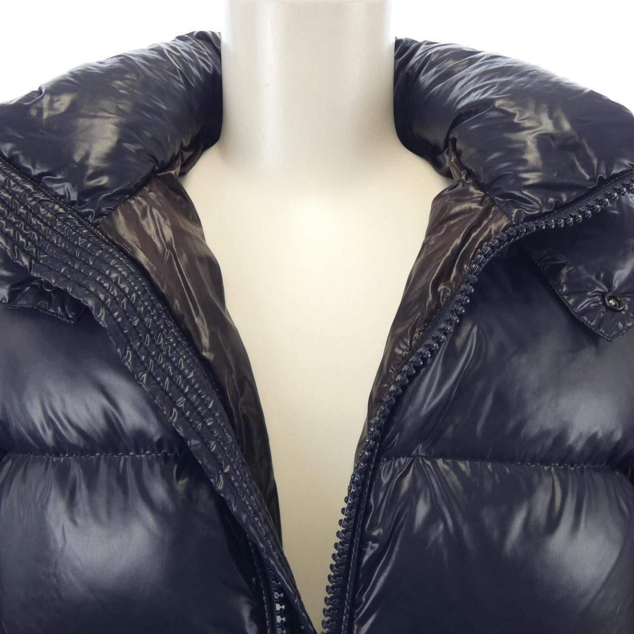 モンクレール MONCLER ダウンジャケット