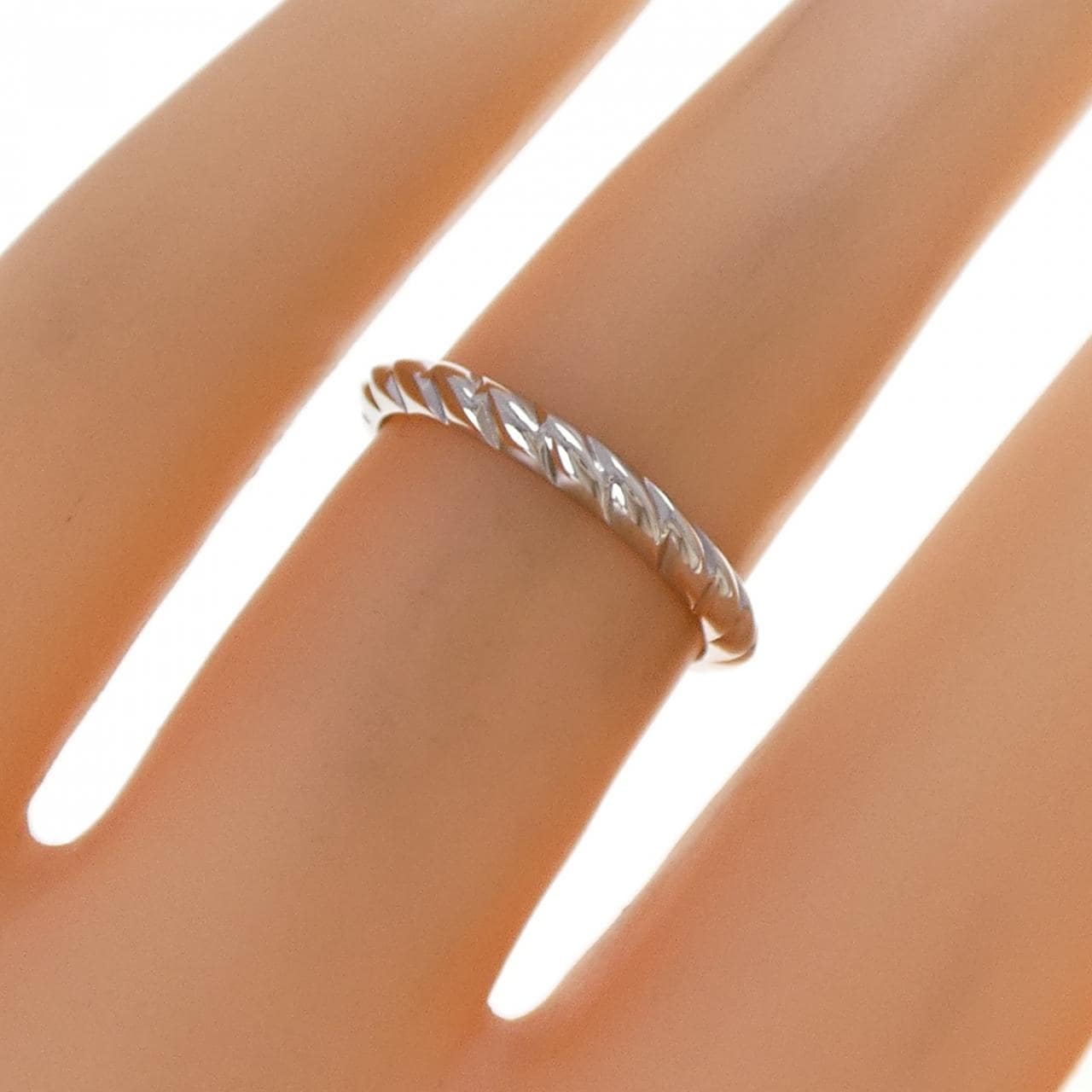 ショーメ トルサード リング