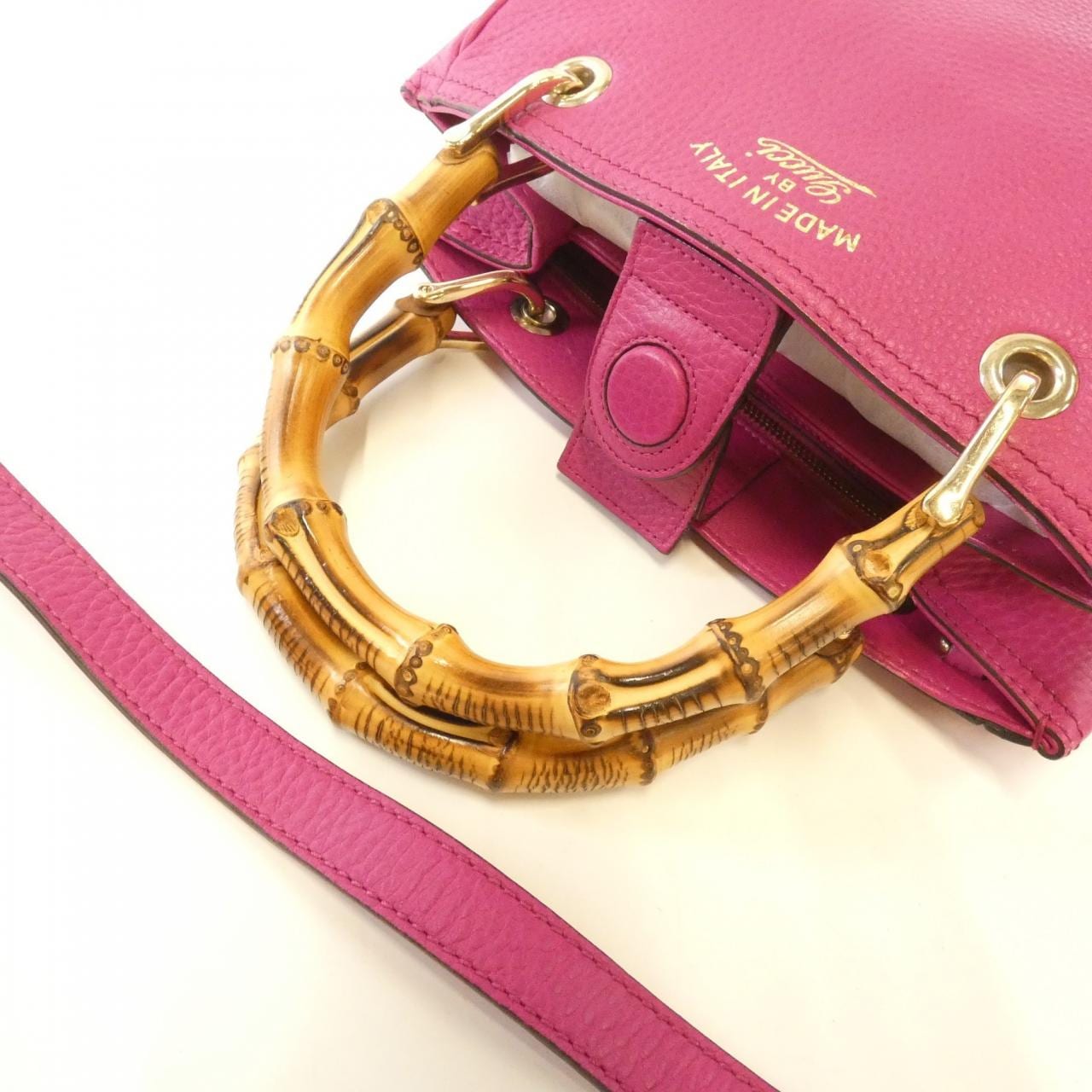 グッチ 336032 A7M0I バッグ