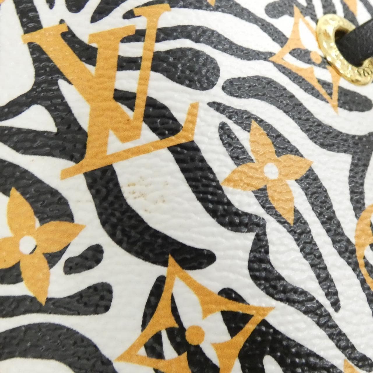 ルイヴィトン ジャイアント モノグラム ジャングル ネオ ノエ M44679 ショルダーバッグ