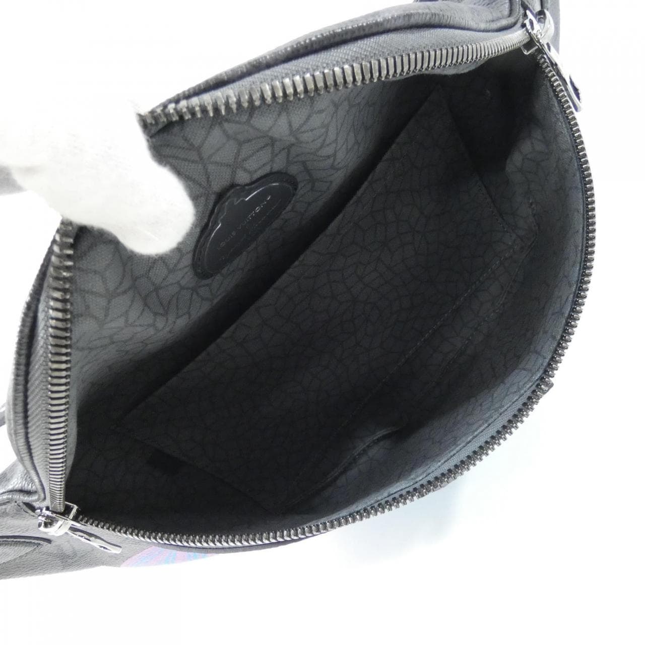 ルイヴィトン モノグラム エクリプス リバース(LV X YK) マキシ バムバッグ M46436 ボディバッグ