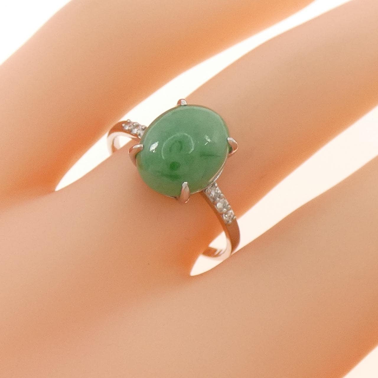 K18WG ヒスイ リング 3.18CT