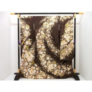 【新品】振袖　友禅金彩加工　刺繍入り