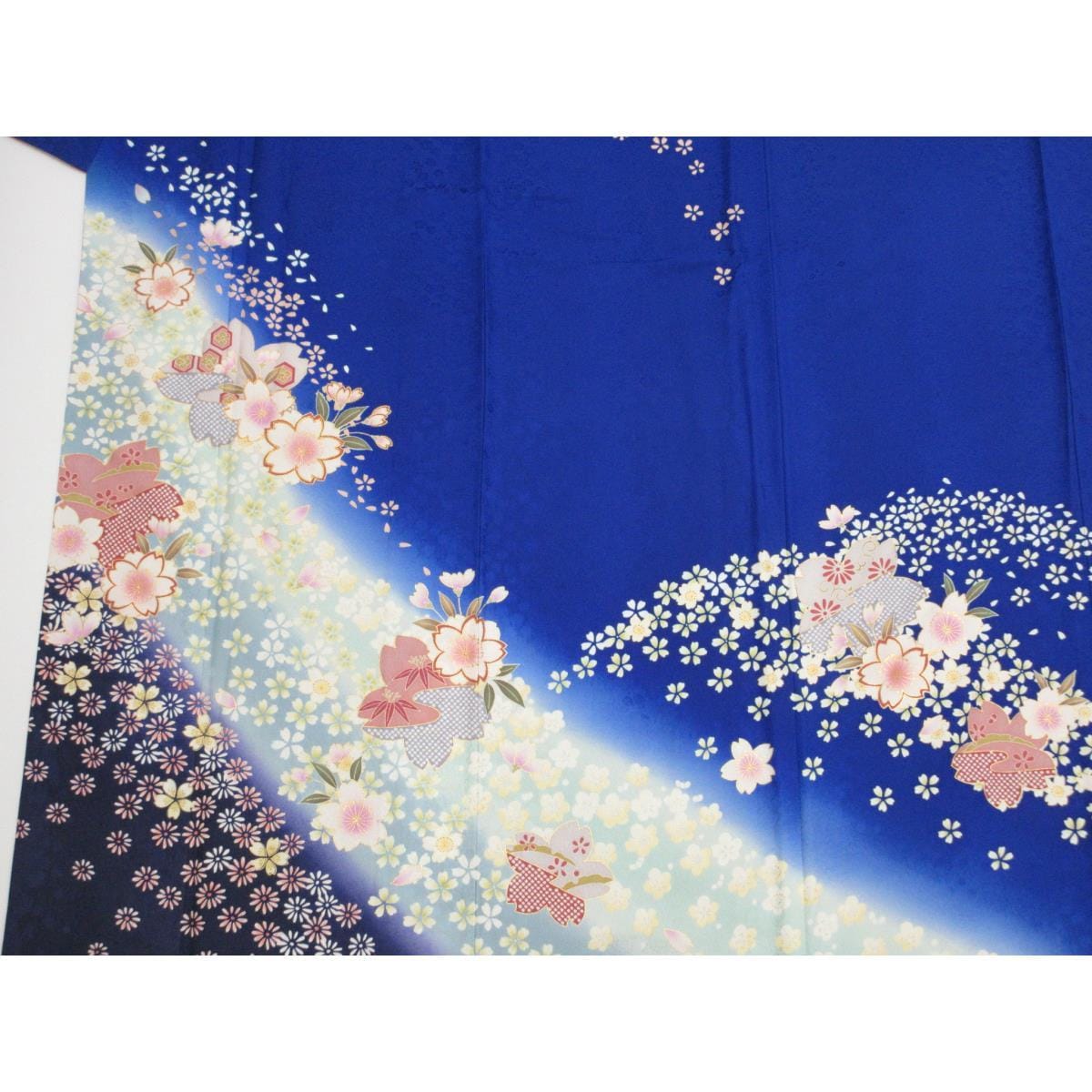 振袖　友禅金彩加工　刺繍入りボカシ染