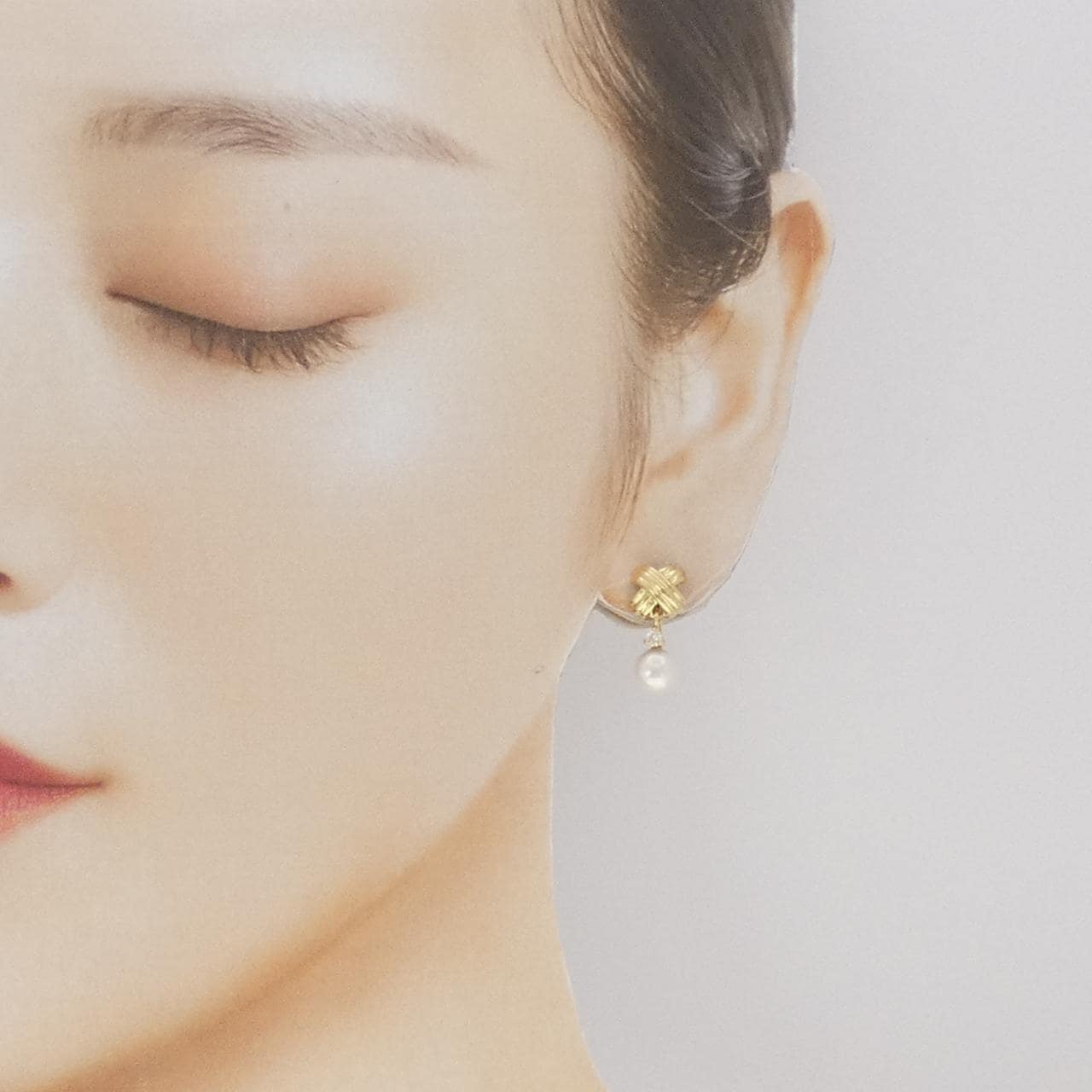 K18YG Akoya珍珠耳夹6.6 毫米