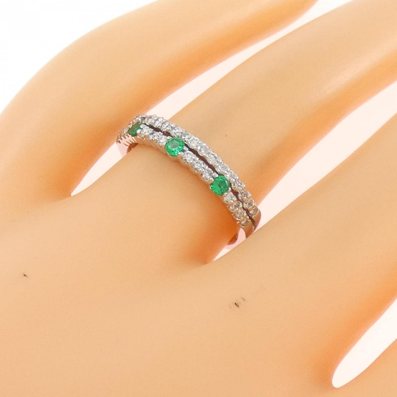 PT900 エメラルド リング 0.11CT