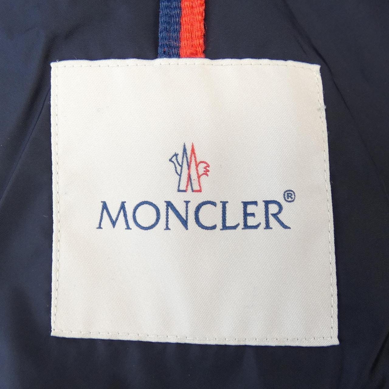 モンクレール MONCLER ダウンジャケット