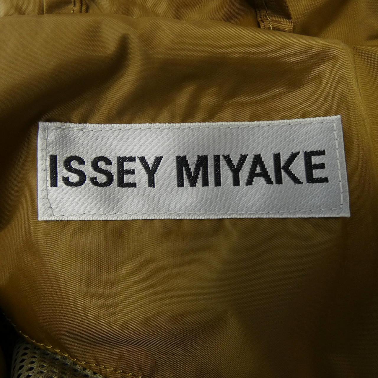イッセイミヤケ ISSEY MIYAKE コート