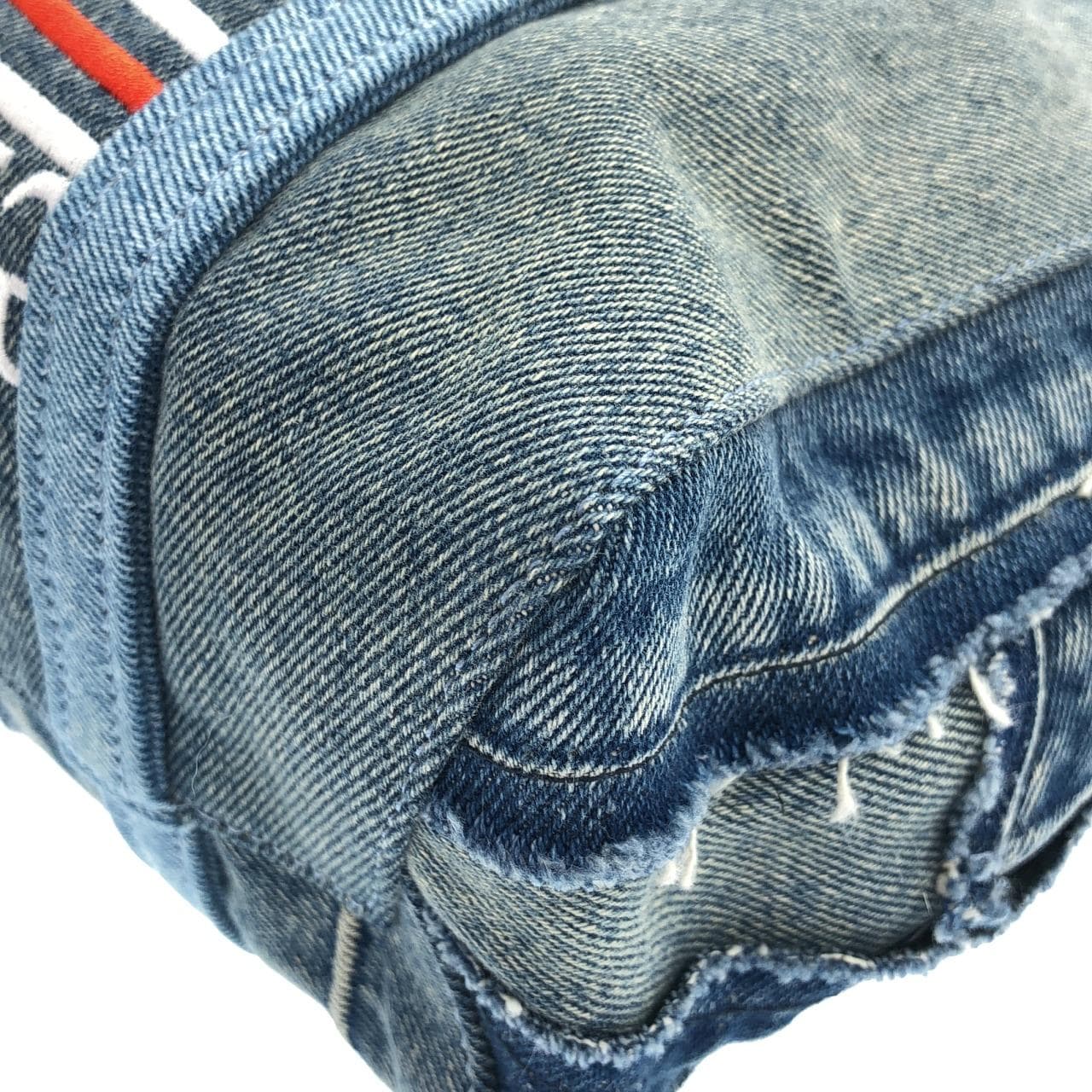 バレンシアガ バルベス スモール イースト ウェスト 671404 210BT バッグ