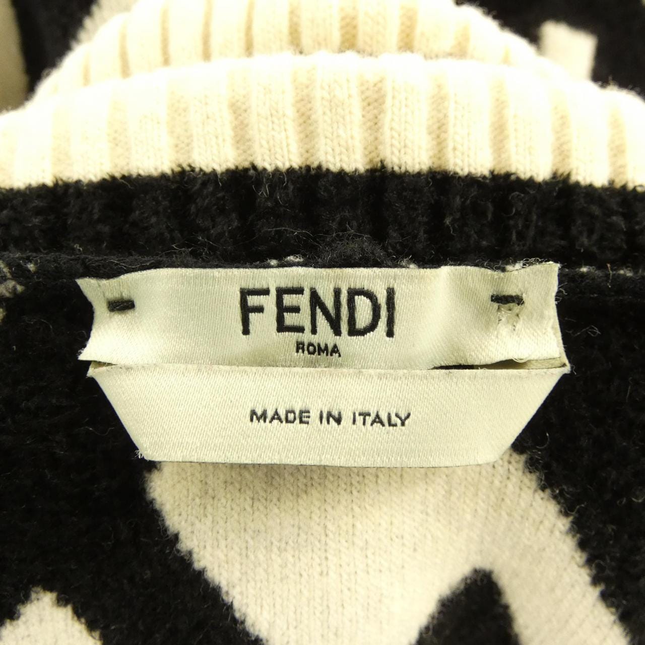 フェンディ FENDI FFモチーフ FZY639 A3PU ニット