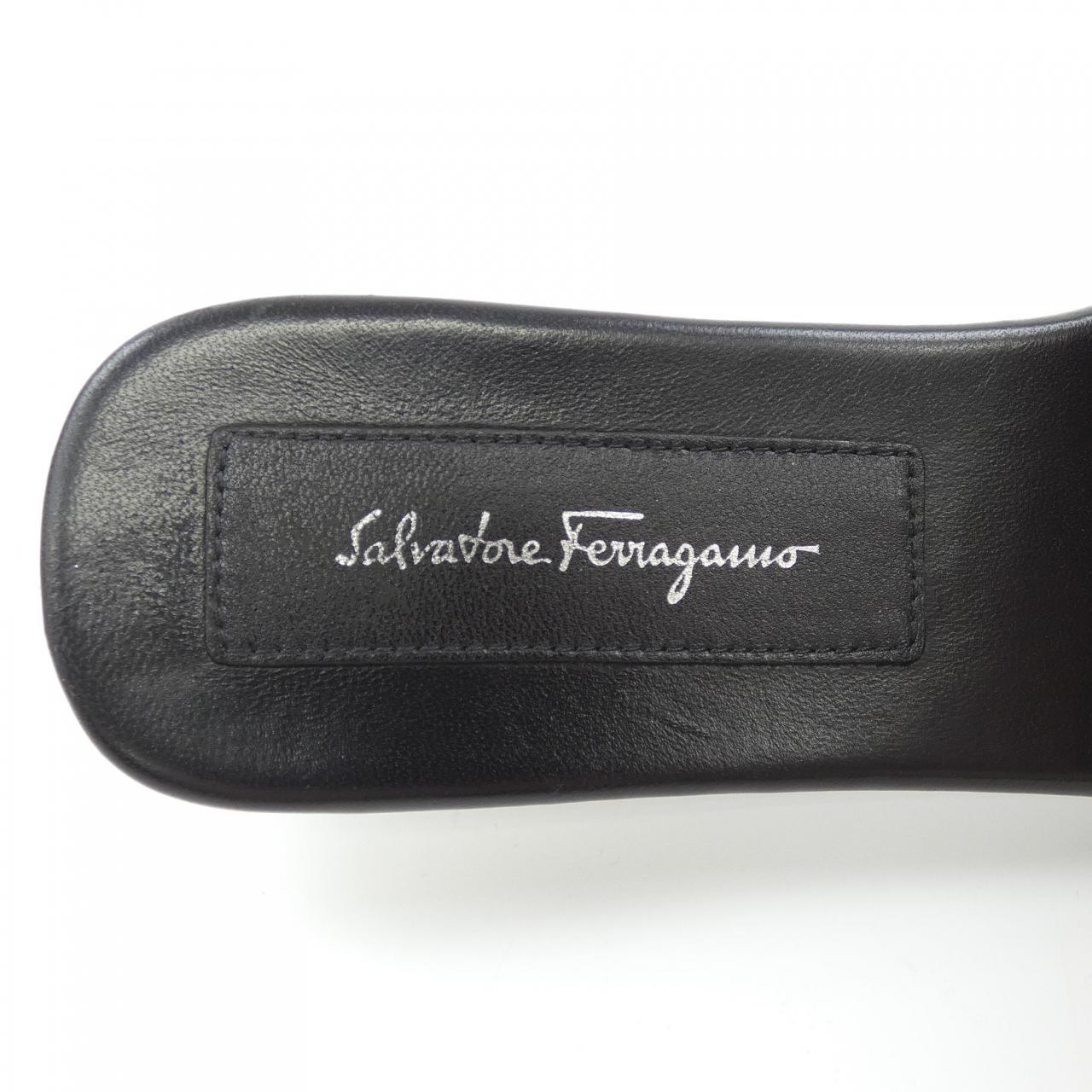 サルヴァトーレフェラガモ SALVATORE FERRAGAMO サンダル