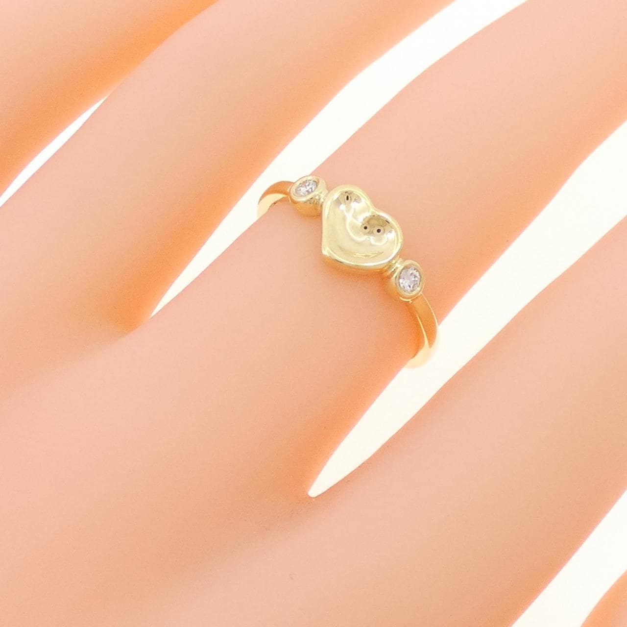 TIFFANY closed heart ring