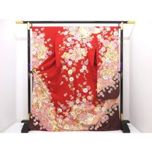 振袖　友禅金彩加工　刺繍入り