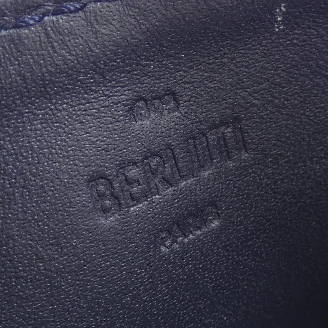 ベルルッティ Berluti コア マキシ スクリットレザーロングジップ CARD CASE
