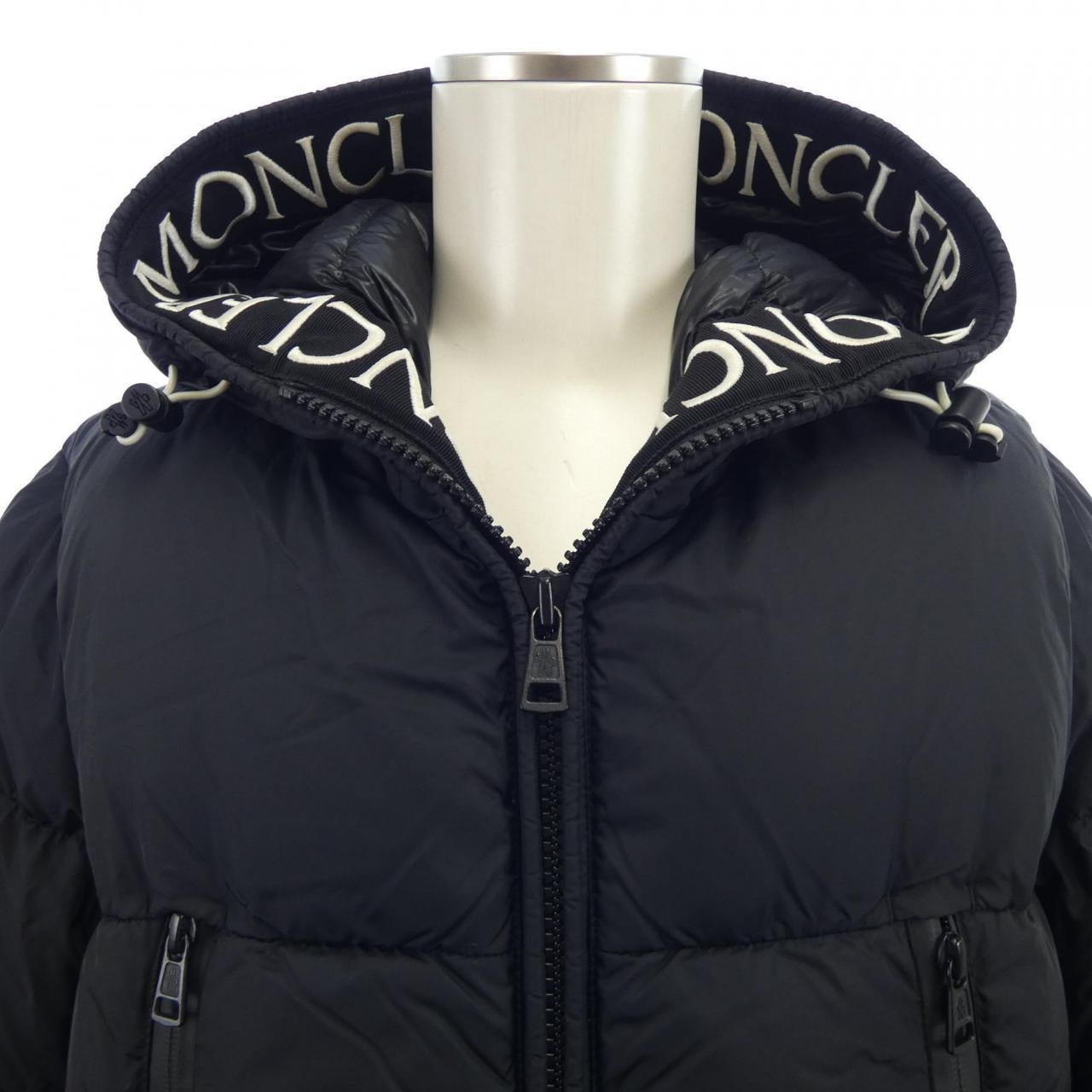 モンクレール MONCLER ダウンジャケット