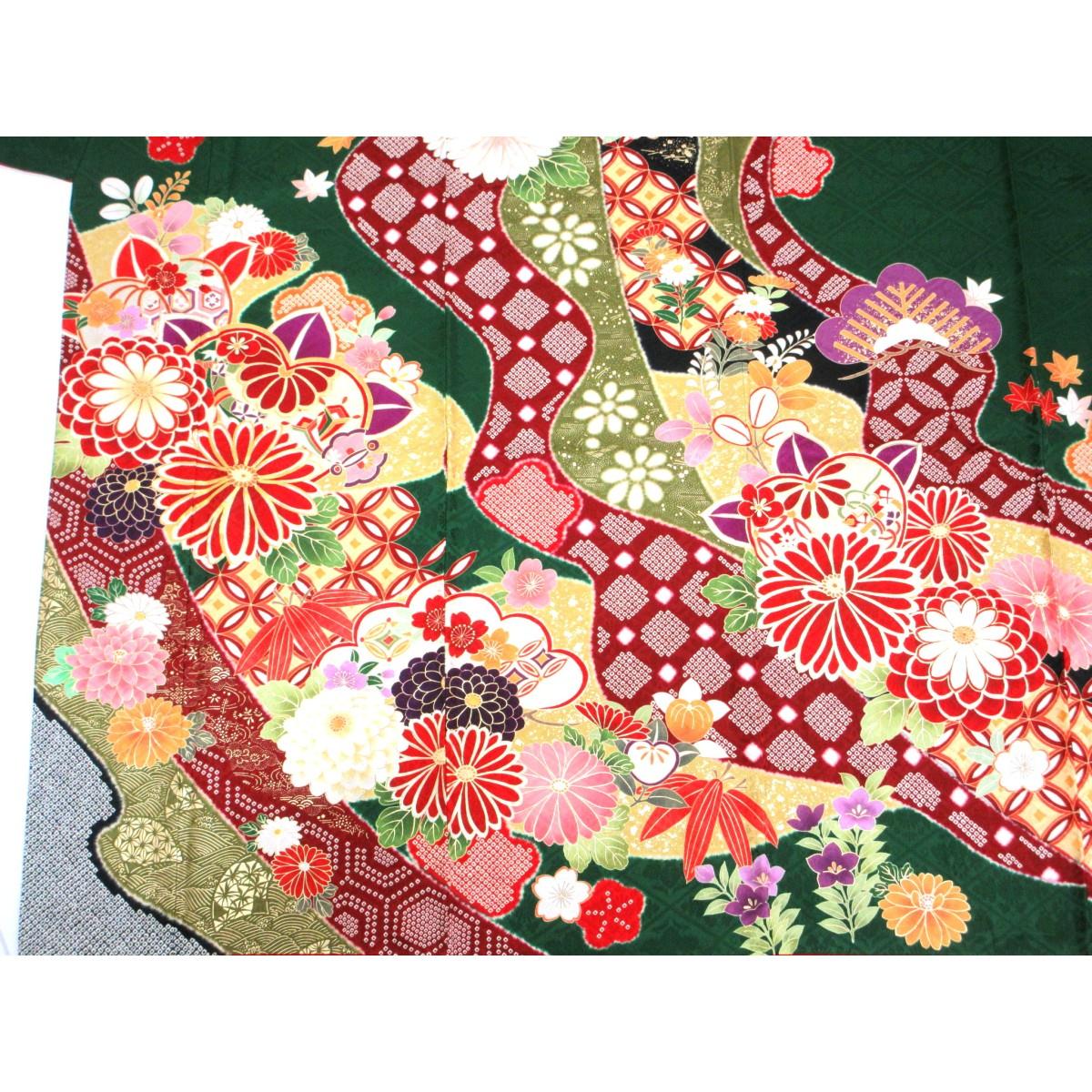 振袖　友禅金彩加工　刺繍入り　身幅Ｌ寸