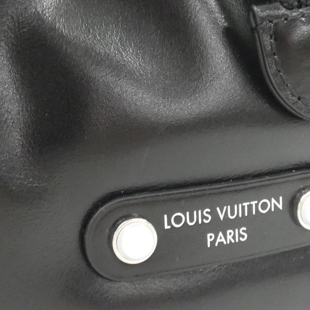 LOUIS VUITTON LV NIGHT Noe Cargo M13985 单肩包