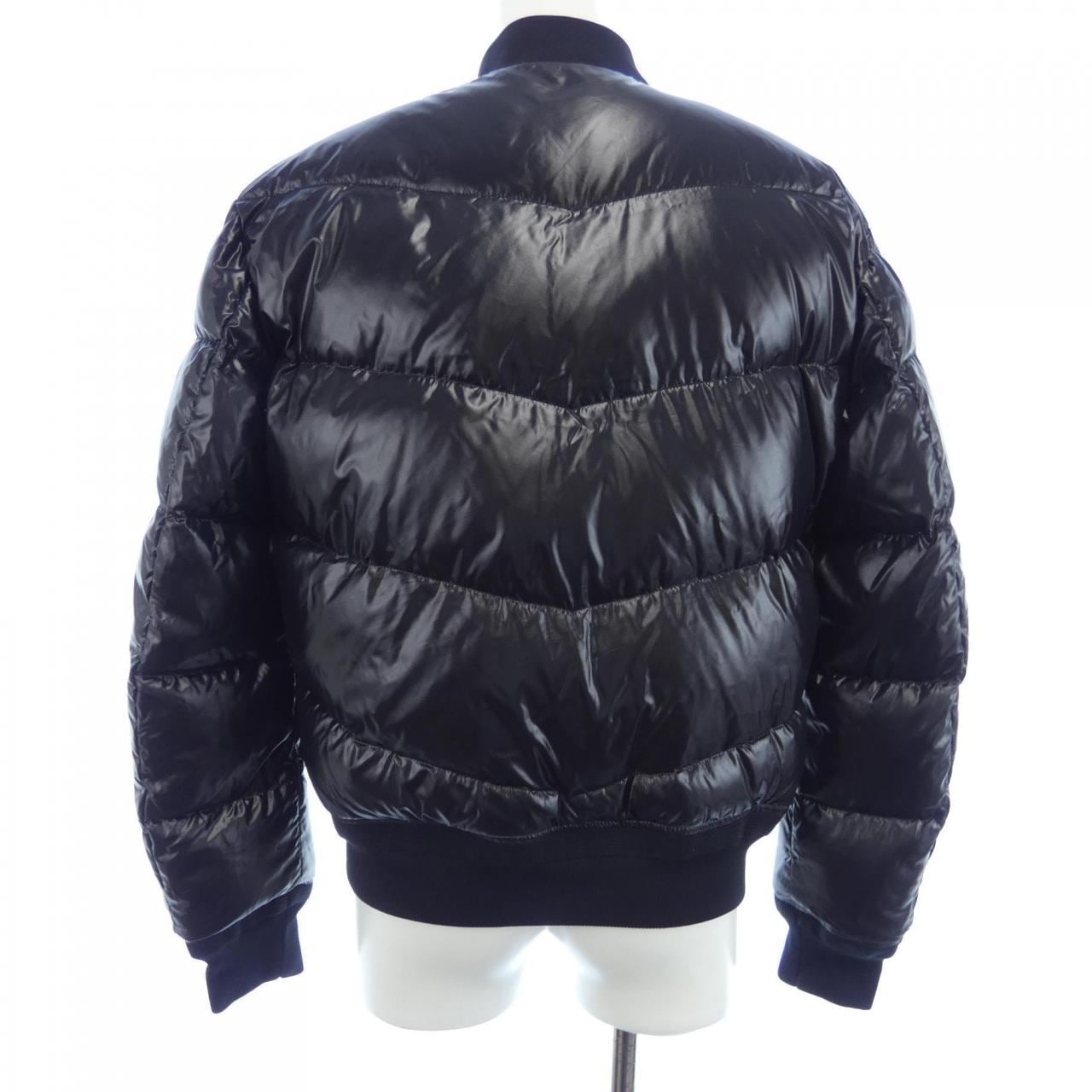 モンクレール MONCLER ダウンジャケット