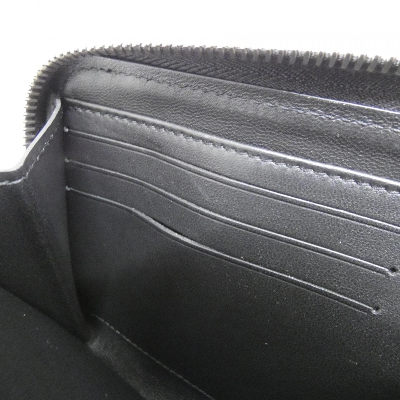 ルイヴィトン マヒナ ジッピー ウォレット M61867 財布