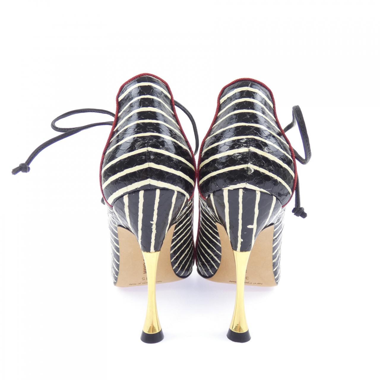 マノロブラニク MANOLO BLAHNIK パンプス