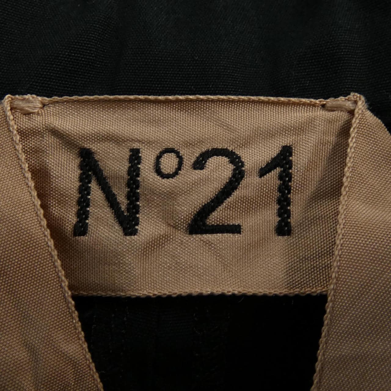 ヌメロヴェントゥーノ N°21 ワンピース