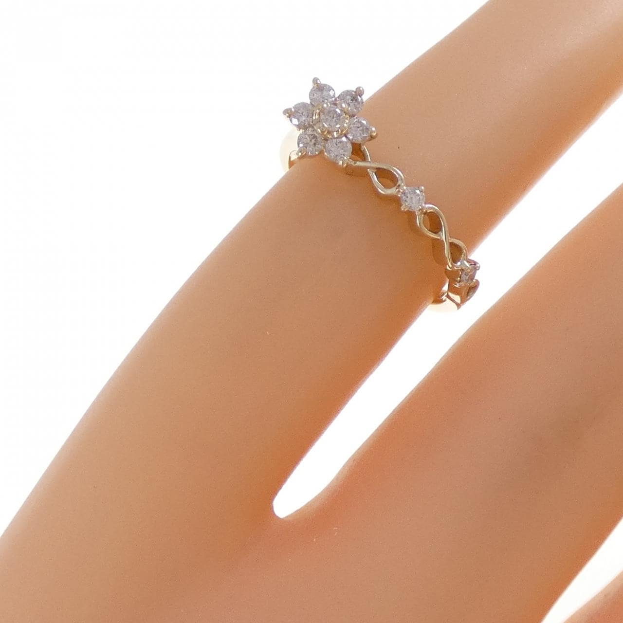 K10YG フラワー ダイヤモンド ピンキーリング 0.13CT