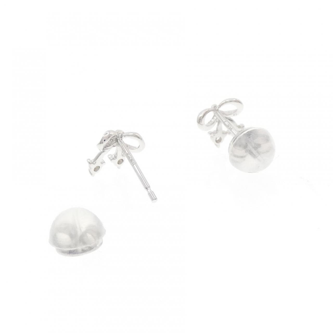 K10WG リボン ダイヤモンド ピアス 0.04CT