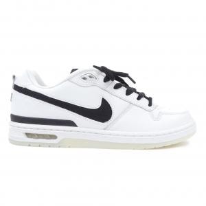 ナイキ NIKE HQ6828-100 スニーカー