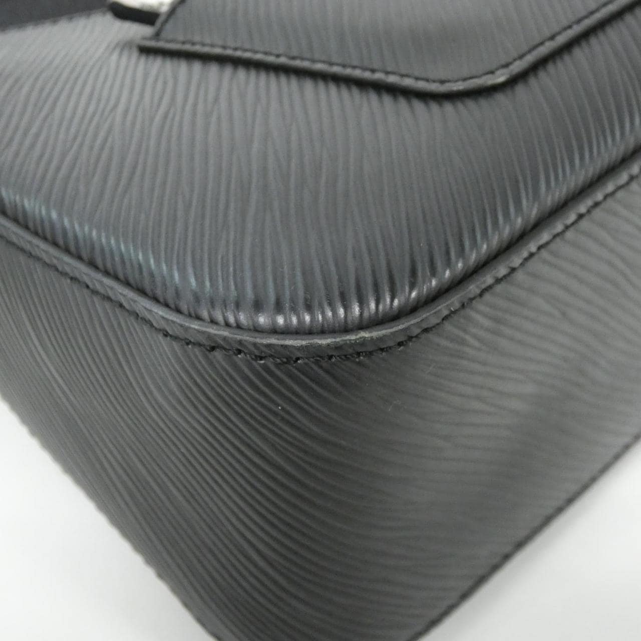 ルイヴィトン エピ マレル M80689 ショルダーバッグ