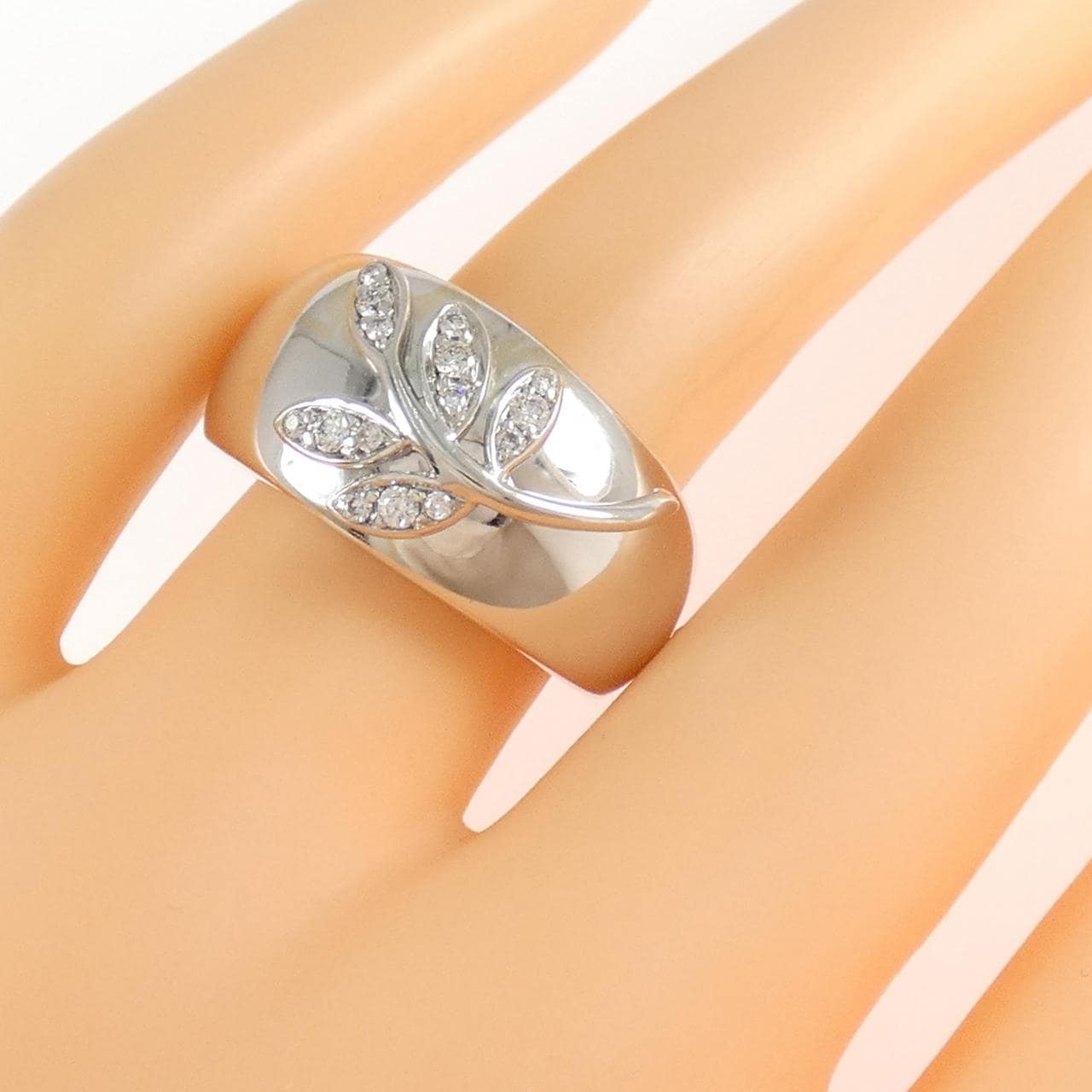 モーブッサン ダイヤモンド リング