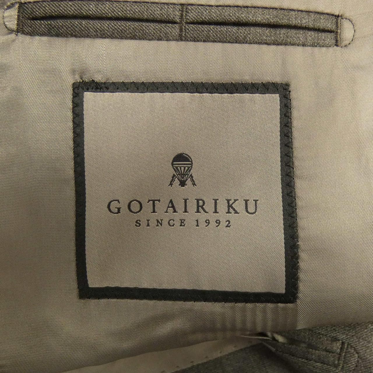 ゴタイリク GOTAIRIKU SR.GO.GM.0543 スーツ