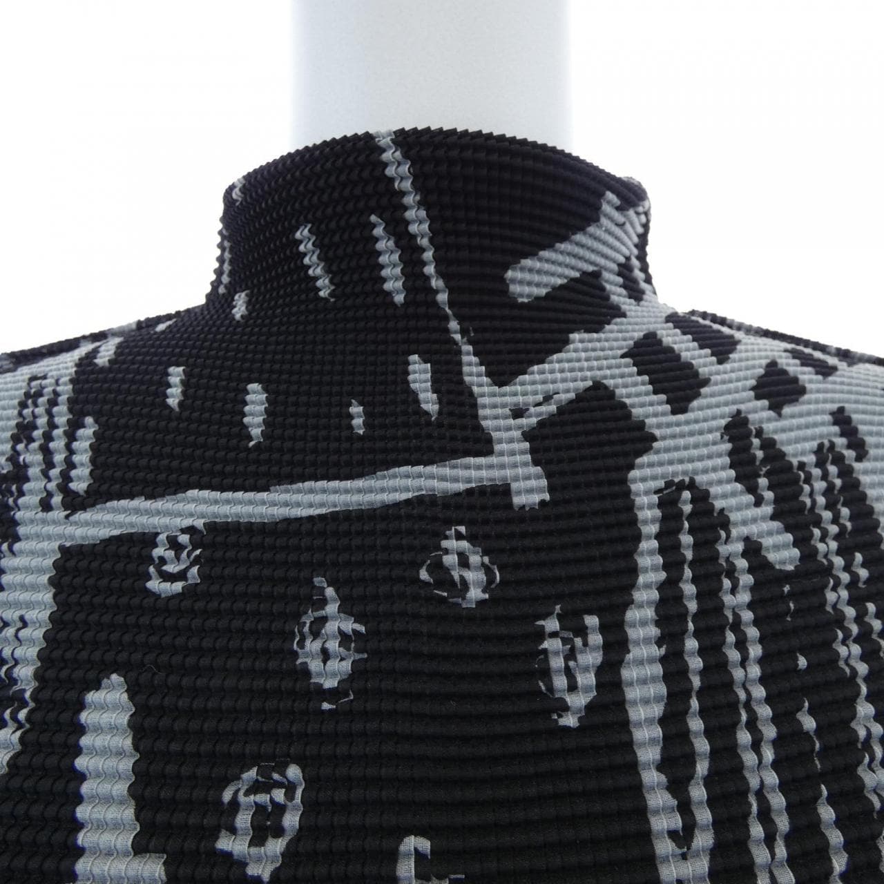 ミーイッセイミヤケ me ISSEY MIYAKE MI41FK313 トップス