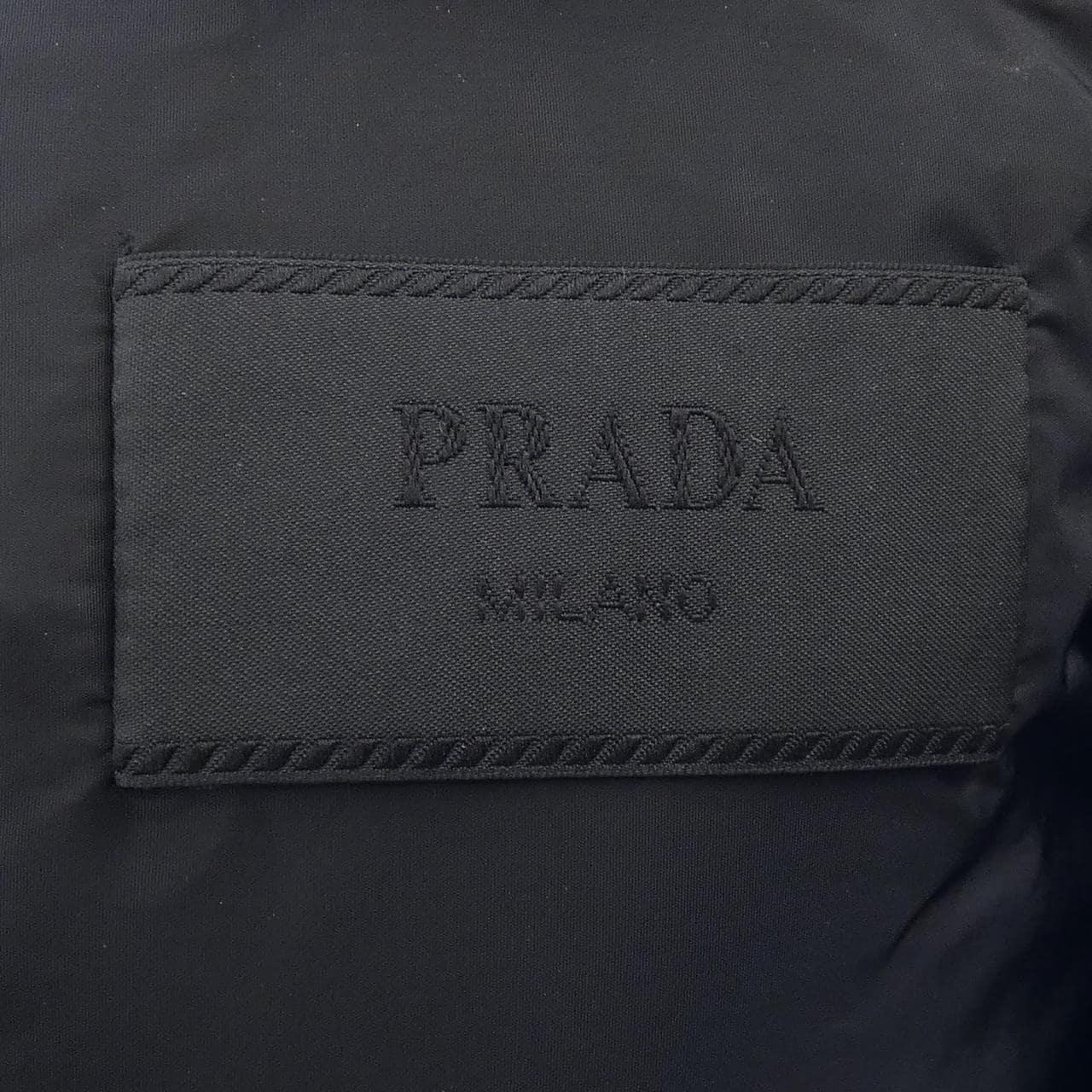 普拉达PRADA羽绒服