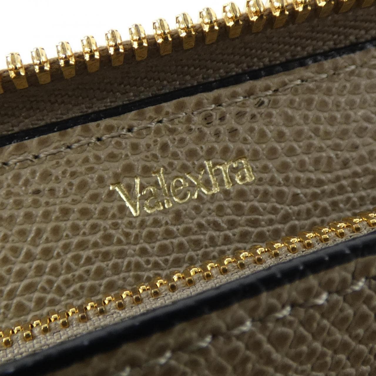ヴァレクストラ VALEXTRA ジップパース12カード SGZA0021028LOCWZ99 WALLET