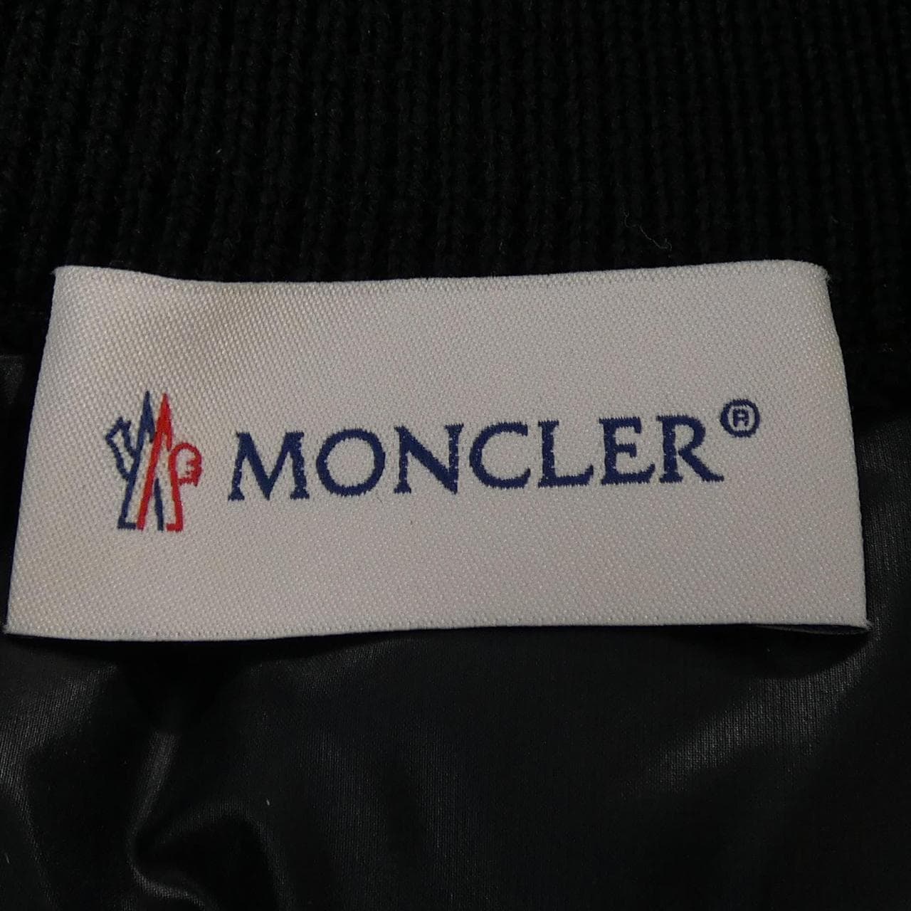 【新品】モンクレール MONCLER K20939B00023 ダウンジャケット