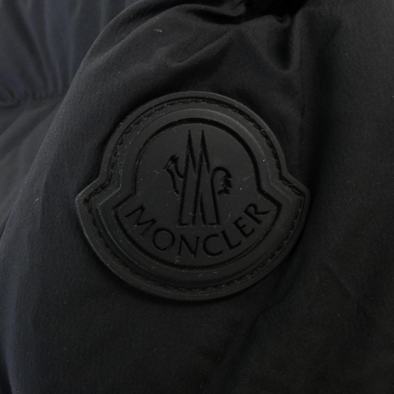 モンクレール MONCLER ダウンジャケット
