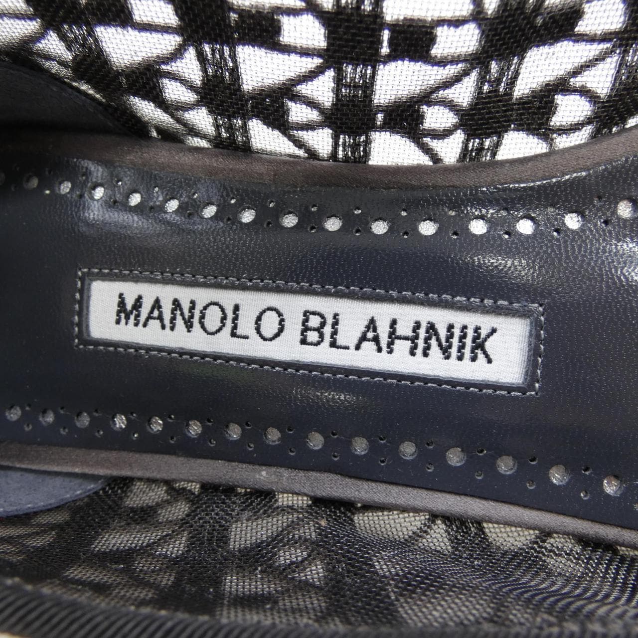 マノロブラニク MANOLO BLAHNIK フラットシューズ