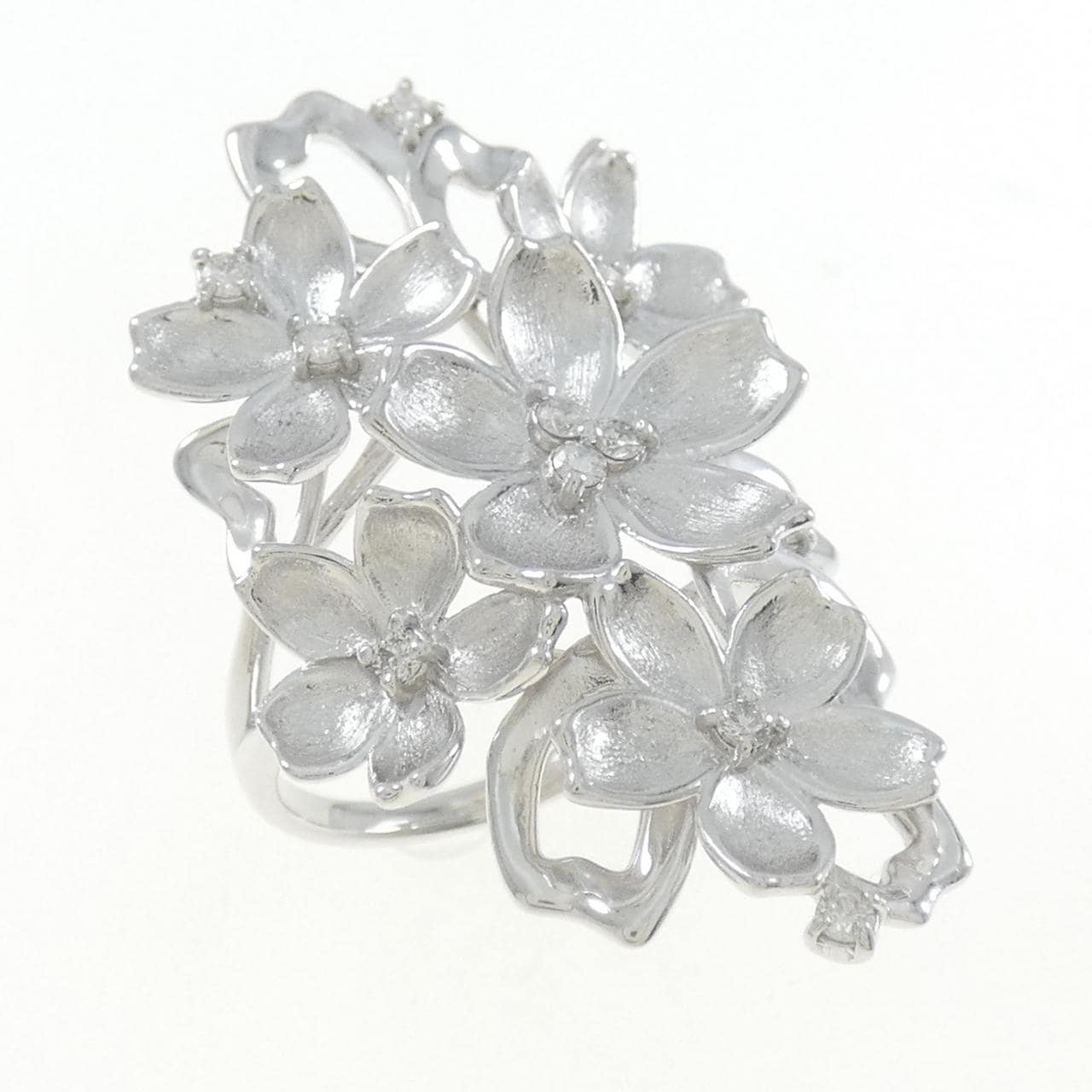 K18WG flower Diamond ring 0.22CT