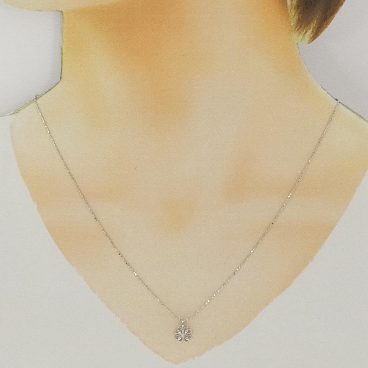 K10WG フラワー ダイヤモンド ネックレス