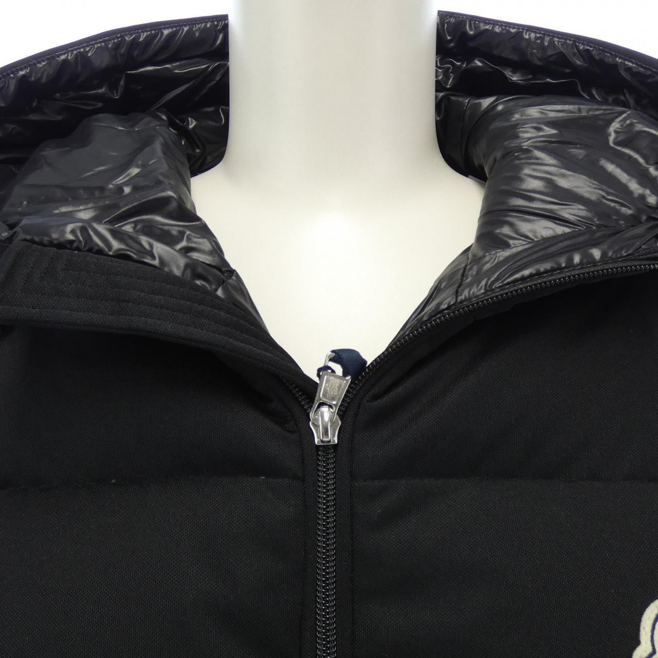 モンクレール MONCLER ダウンジャケット