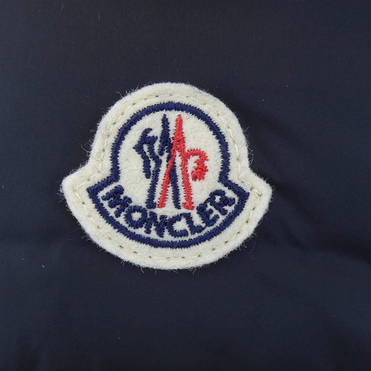 【新品】モンクレール MONCLER K20939B00028 ダウンジャケット