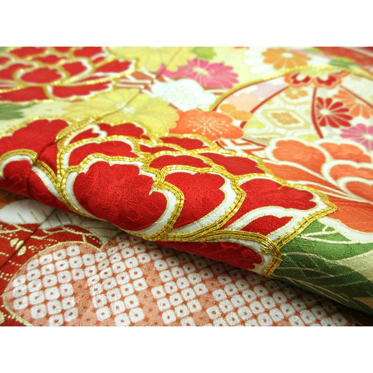 振袖　友禅金彩加工　刺繍入り