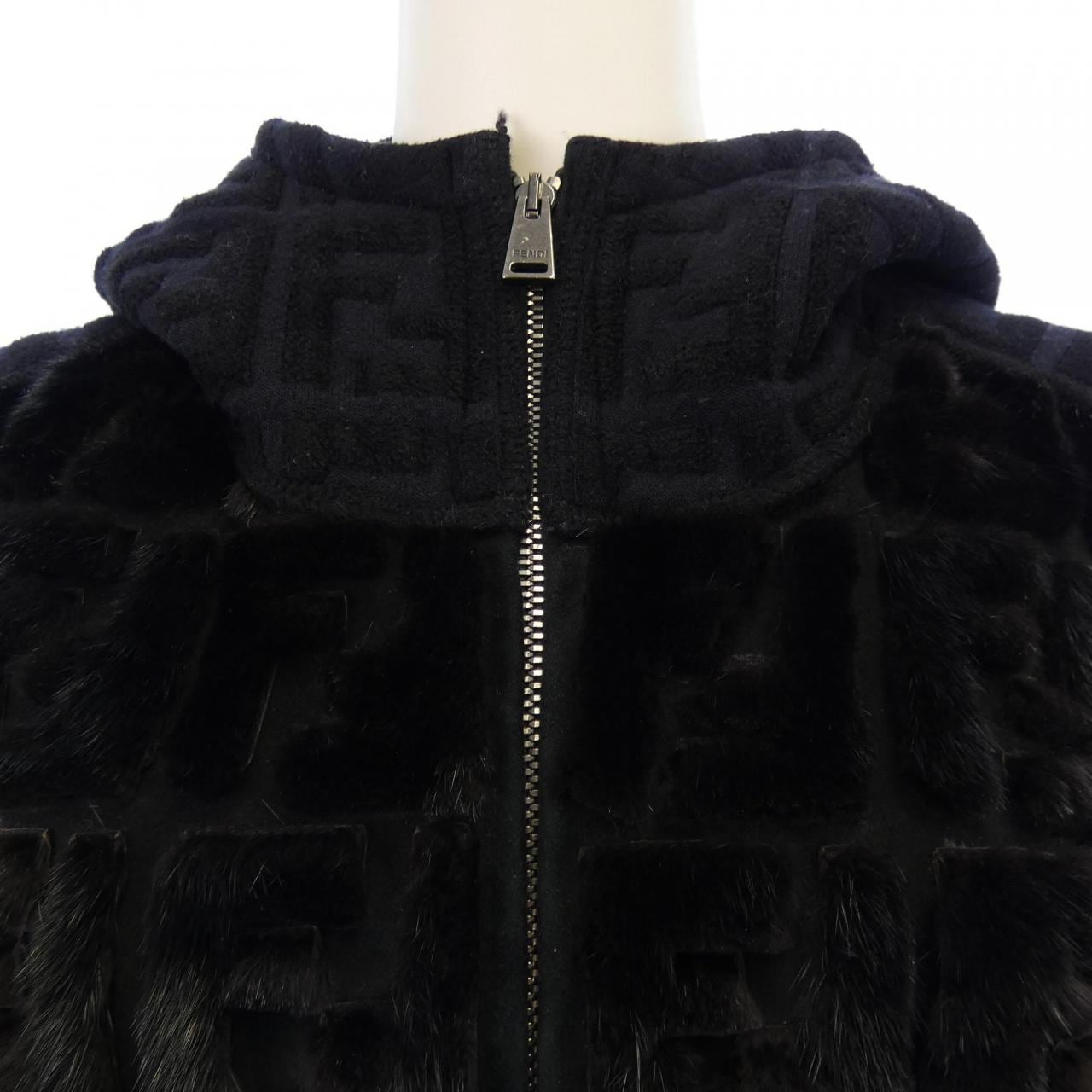 FENDI FF FNE59H A1Y1 夹克