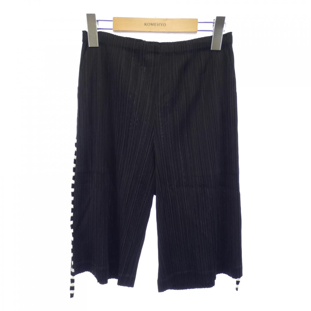 百褶PLEATS PLEASE短褲