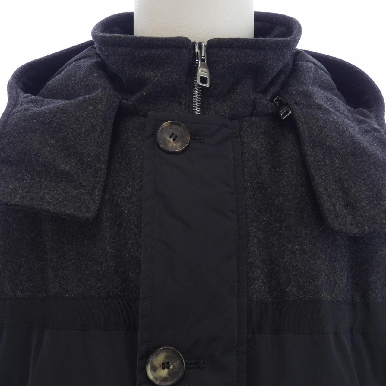 サルヴァトーレフェラガモ SALVATORE FERRAGAMO ダウンコート