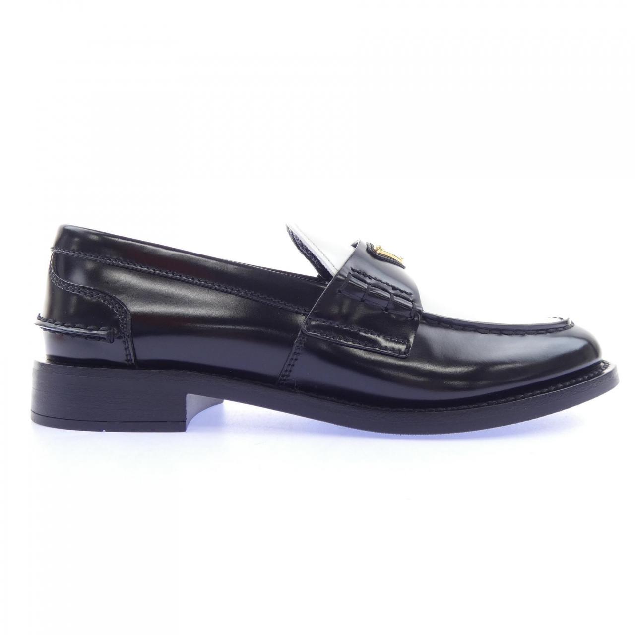 プラダ PRADA トライアングルロゴ　ローファー 1D813N シューズ